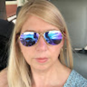 Meet your Posher, Denise